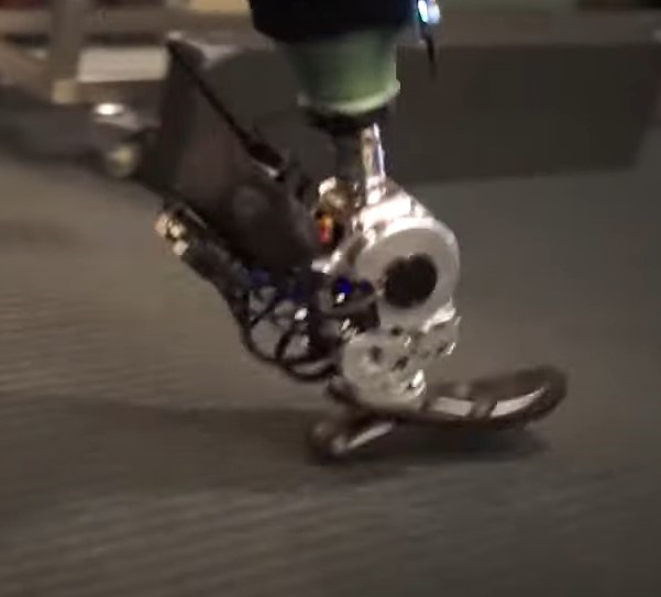 Gamba ‘bionica’, ecco la protesi comandata al 100% dal cervello umano