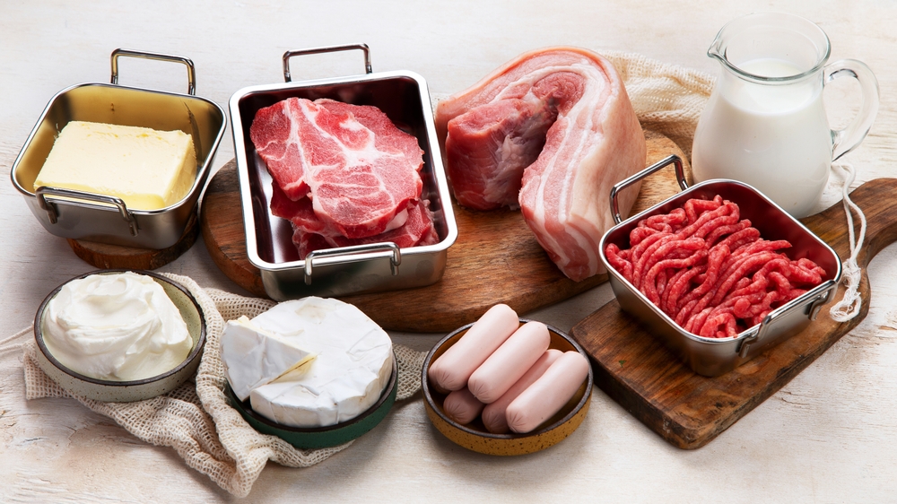 Tumore al colon-retto: l’alcol aumenta il rischio e i latticini lo riducono