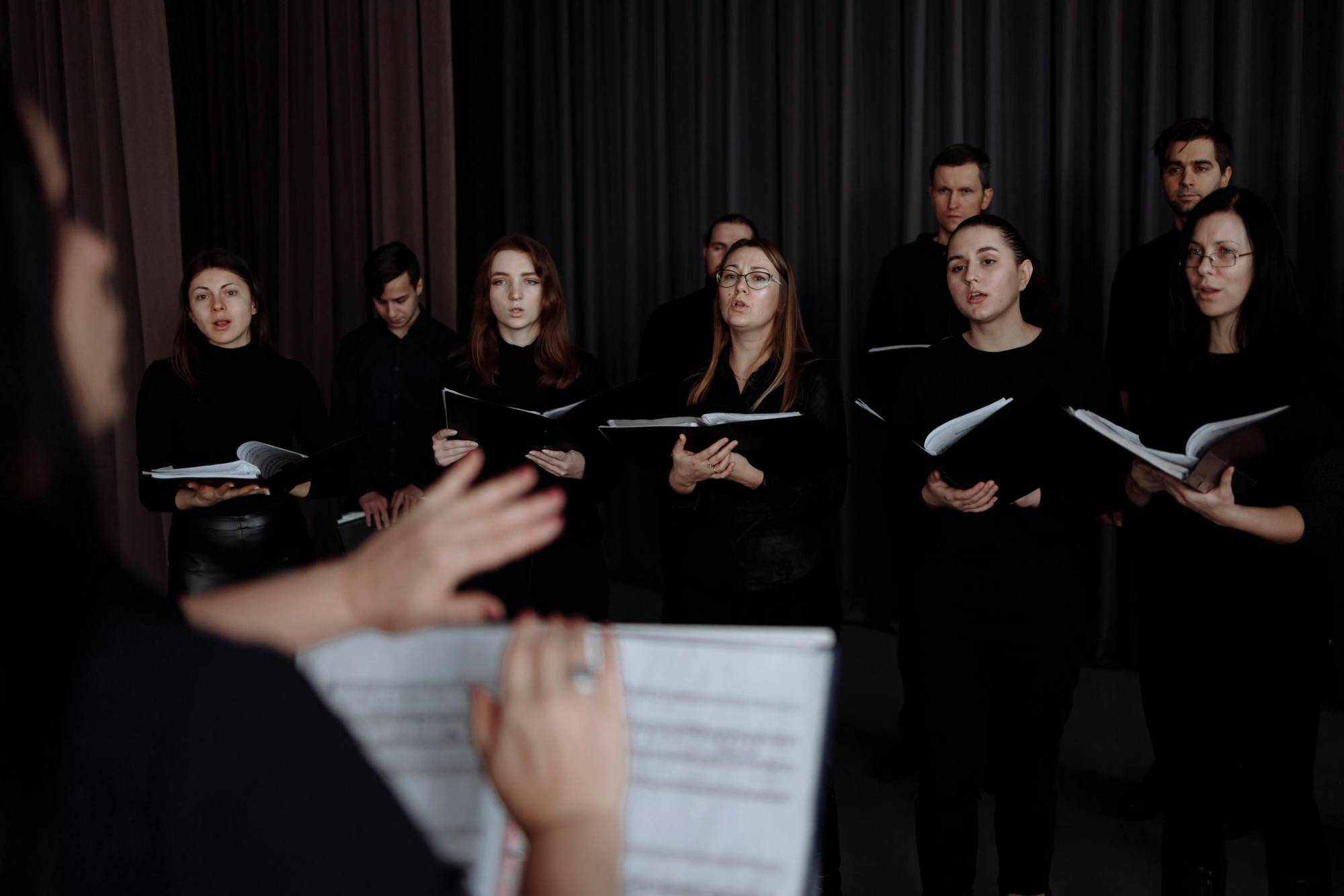 Depressione post-partum, Iss: “Cantare in coro può alleviarla”