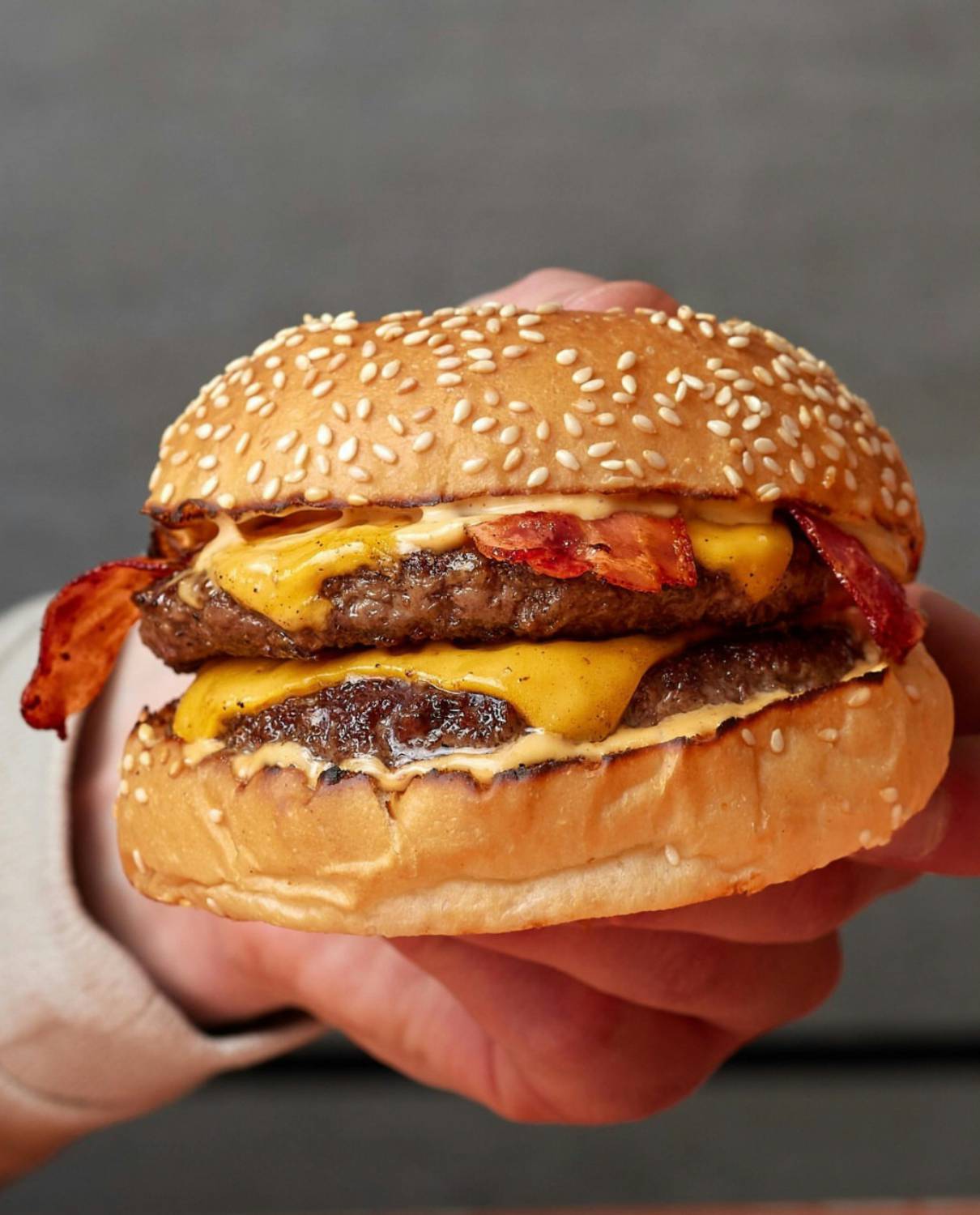 Declino cognitivo, chi mangia carne rossa tutti i giorni ha un cervello ‘più vecchio’ di quasi due anni