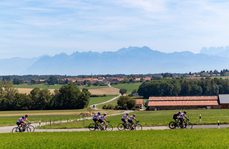Country 2 Country 4 Cancer: dipendenti BMS in bici per sostenere i malati di cancro